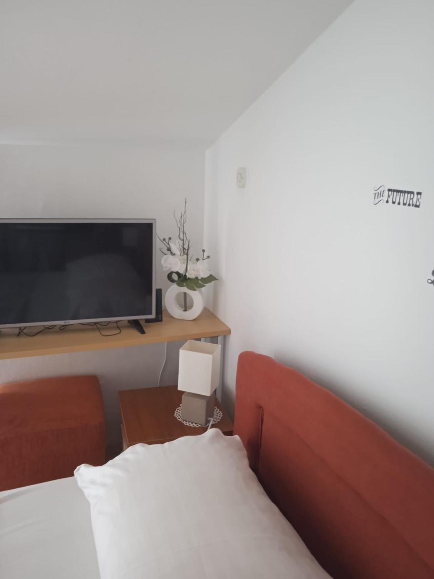 Mala Basina -Maslina Apartment Vrbanj Ngoại thất bức ảnh