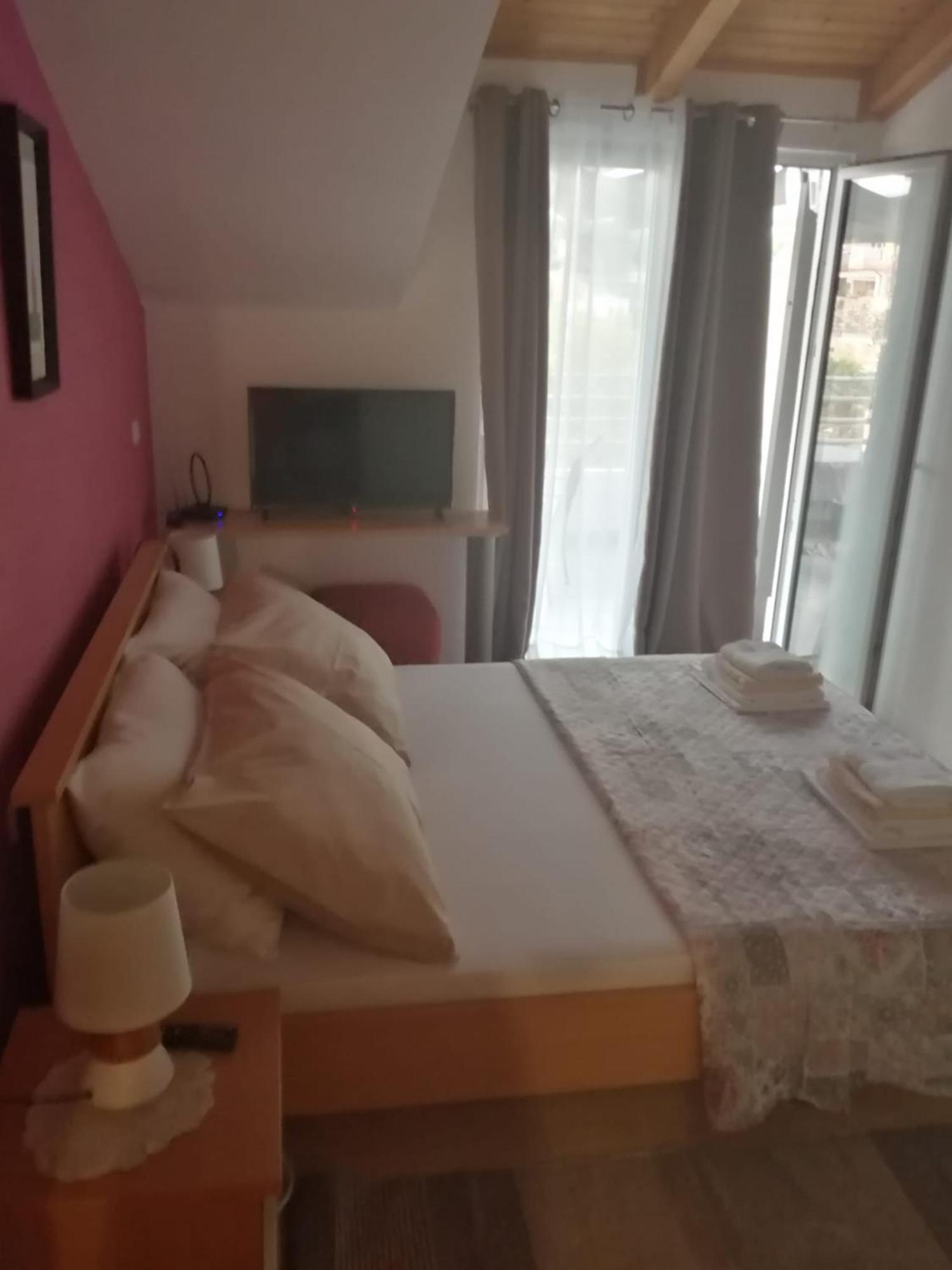 Mala Basina -Maslina Apartment Vrbanj Ngoại thất bức ảnh