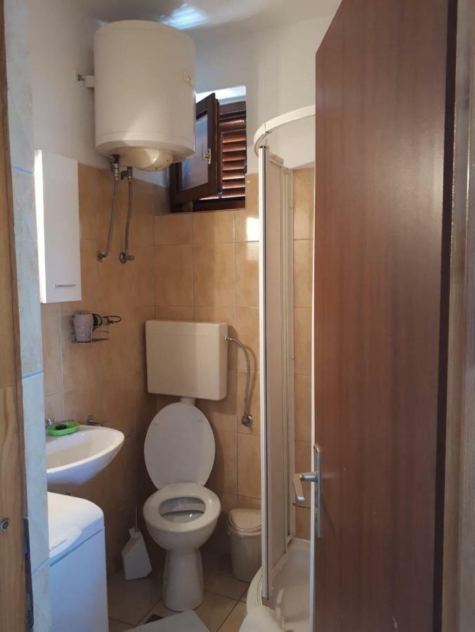 Mala Basina -Maslina Apartment Vrbanj Ngoại thất bức ảnh