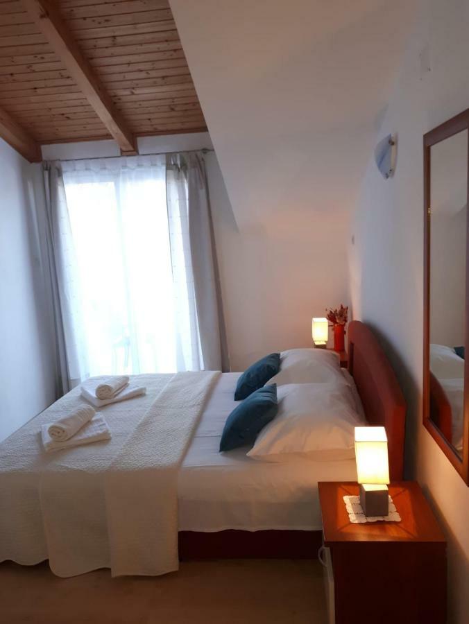 Mala Basina -Maslina Apartment Vrbanj Ngoại thất bức ảnh