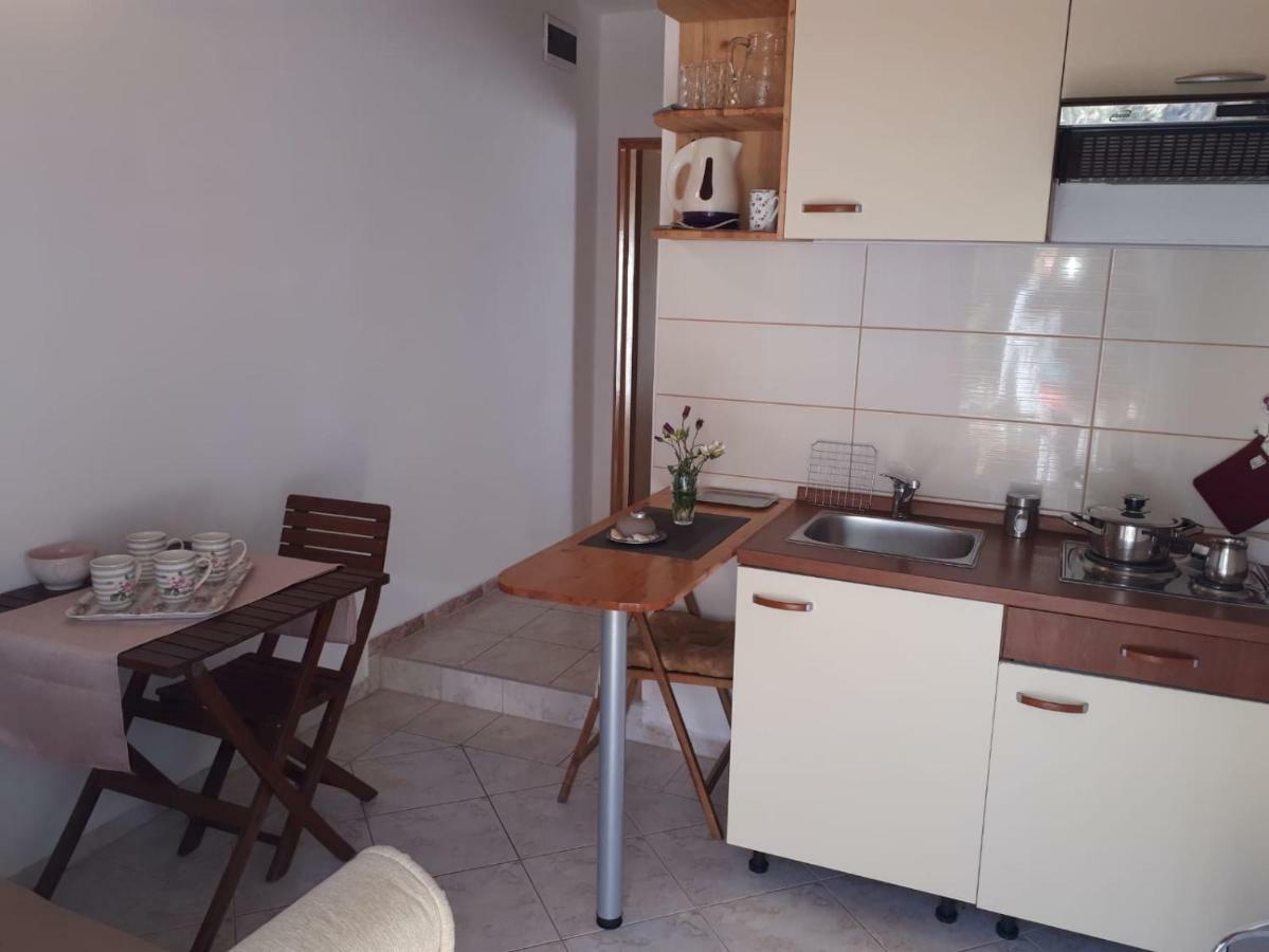 Mala Basina -Maslina Apartment Vrbanj Ngoại thất bức ảnh