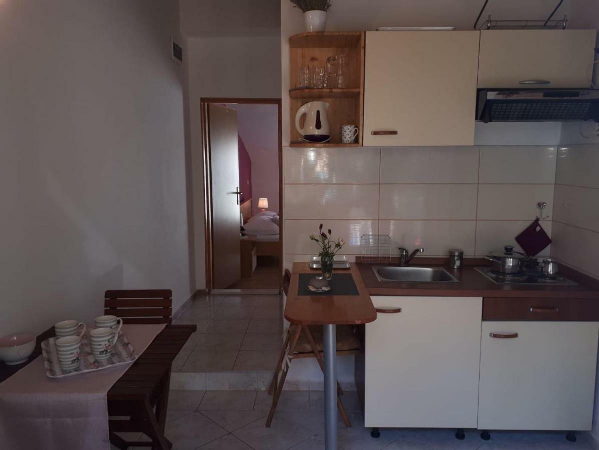 Mala Basina -Maslina Apartment Vrbanj Ngoại thất bức ảnh