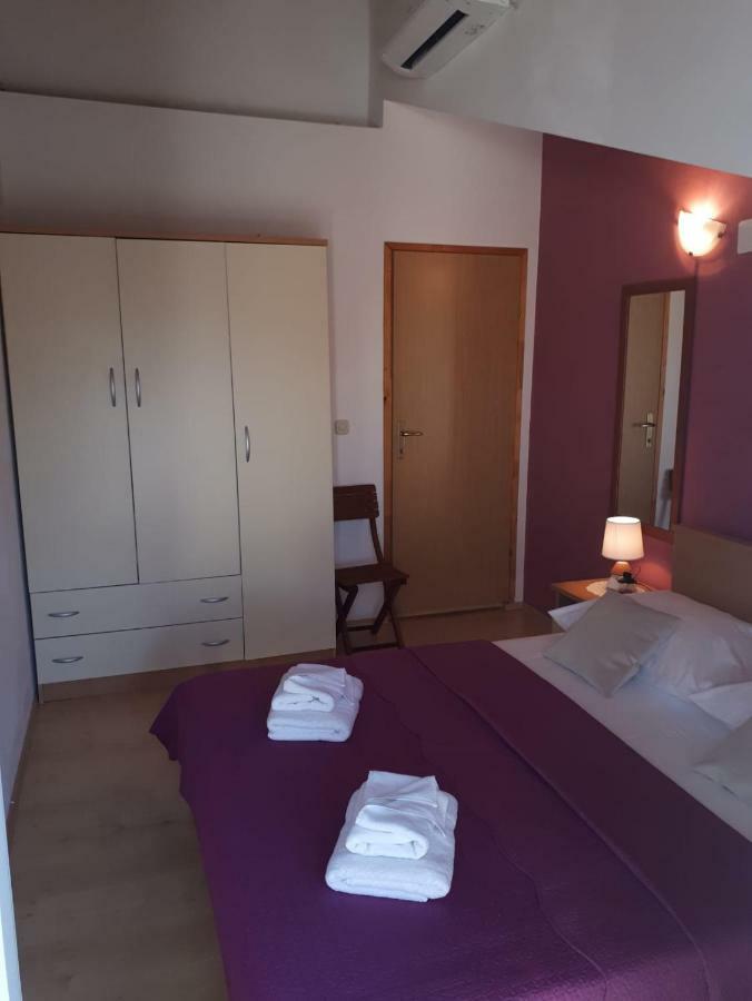 Mala Basina -Maslina Apartment Vrbanj Ngoại thất bức ảnh